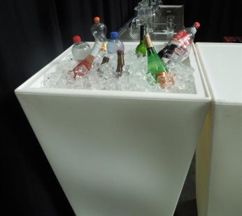 Presentatietafel voor dranken in Ijs