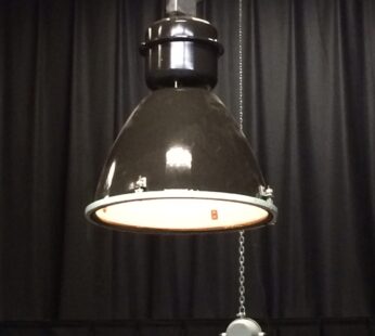 Industrie lamp 60 hoog x 40 breed